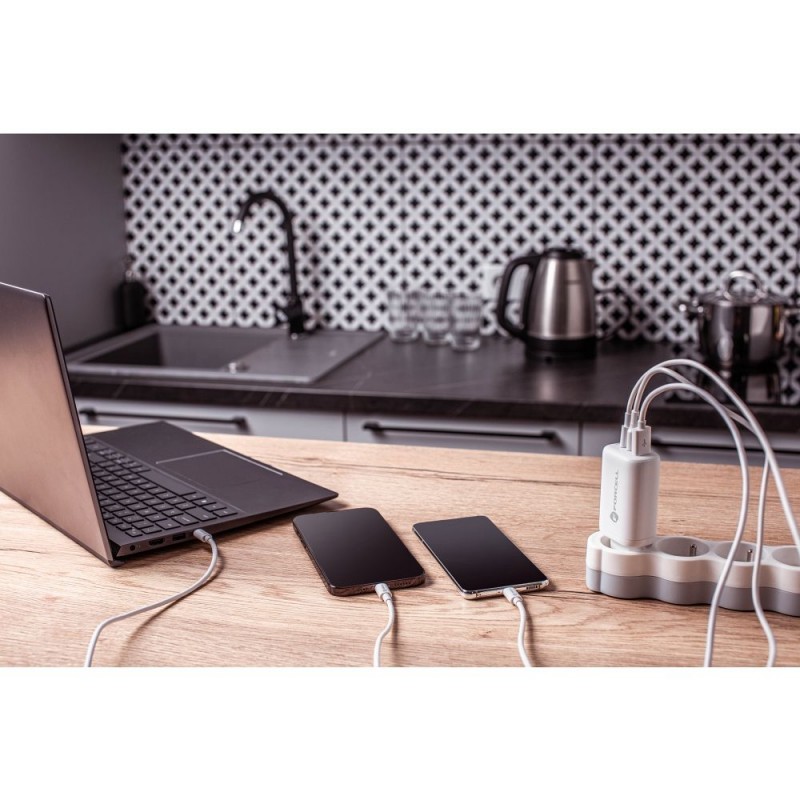 Φορτιστής Ταξιδίου Forcell F-Energy GaN Travel Charger with 2xUSB C and USB A 65W Quick Charge White Φορτιστής Ταξιδίου Forcell F-Energy GaN Travel Charger with 2xUSB C and USB A 65W Quick Charge White