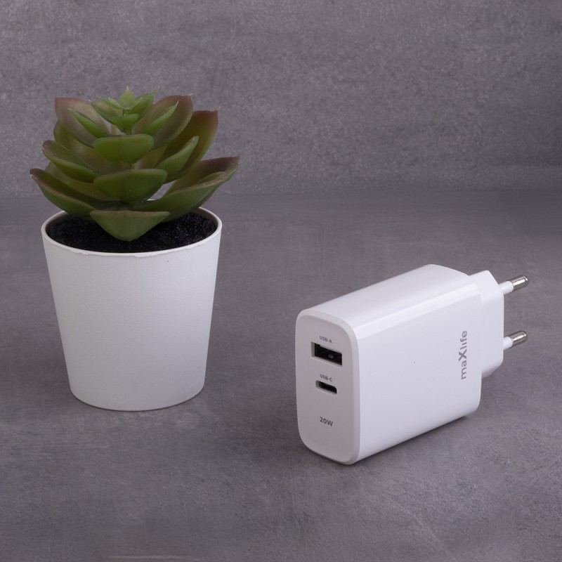 Φορτιστής Ταξιδιού Maxlife Quick Charger USB-A & USB-C 20W (MXTC-10-20AC) White Φορτιστής Ταξιδιού Maxlife Quick Charger USB-A & USB-C 20W (MXTC-10-20AC) White
