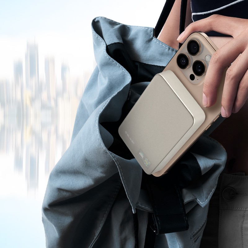 Εξωτερική Μπαταρία Blavec Powerbank 10000mAh BJ-04 Slim 13,5mm - Type C - 22,5W Magnetic Magsafe 3 in 1 (PBBJ04-MC10GD) Gold Glass